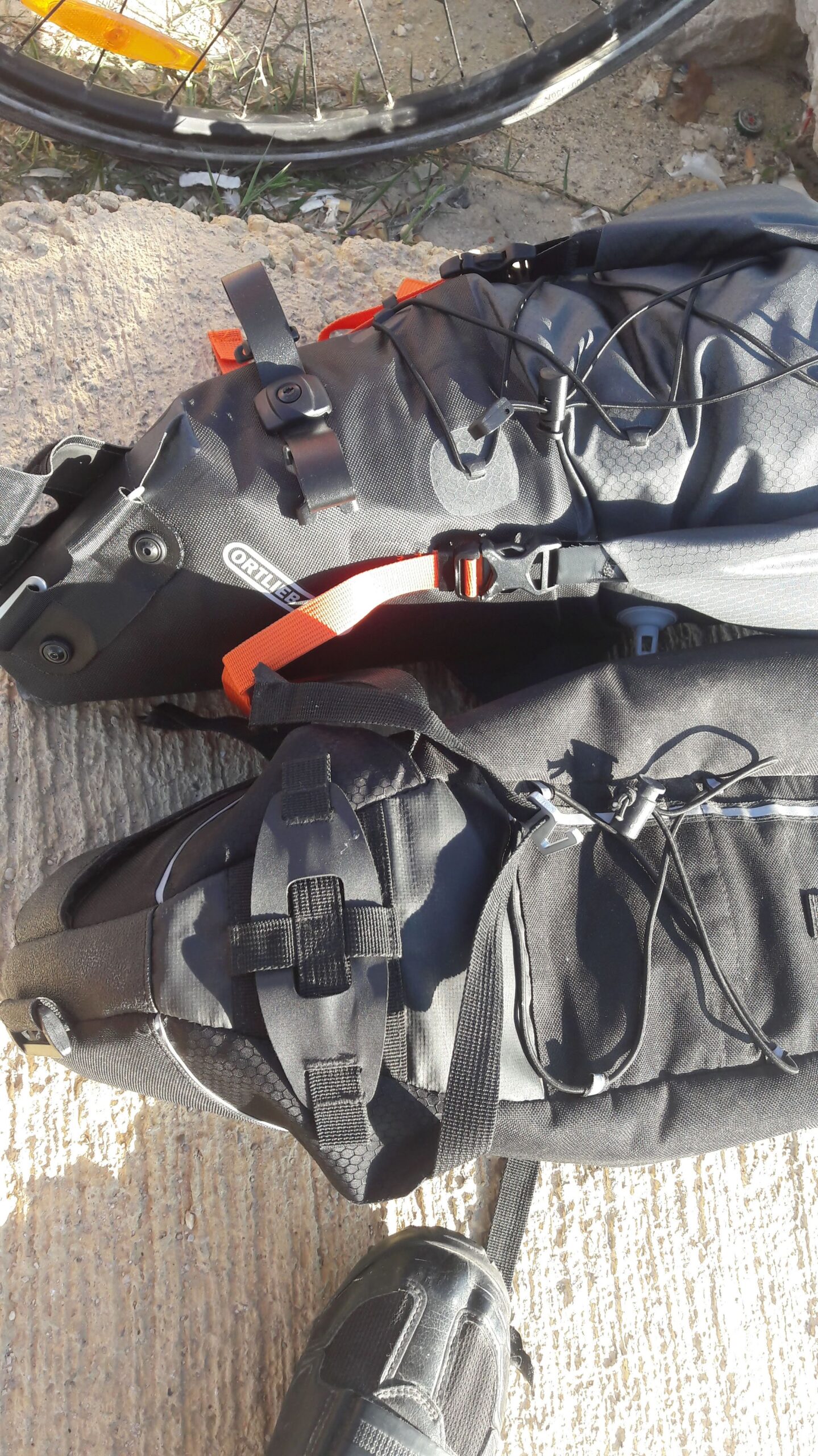 [TEST] Sacoche de selle KTM Voyage velcro tour VS Ortlieb